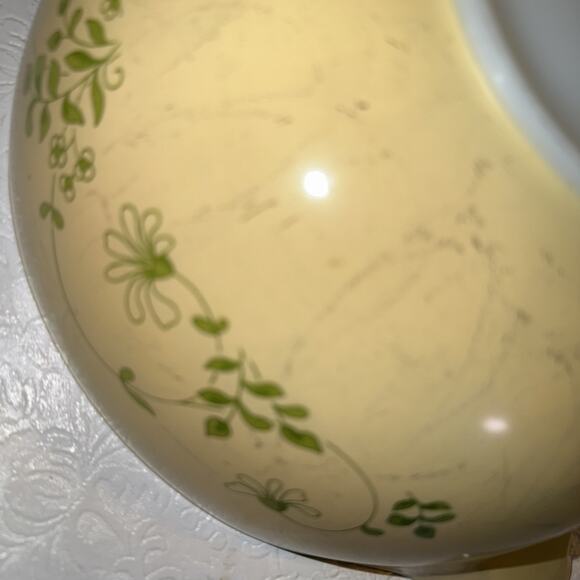 Vintage Pyrex Shenandoah Cinderella Nesting Mixing Bowl Largest 444 Yellow - Picture 7 of 9